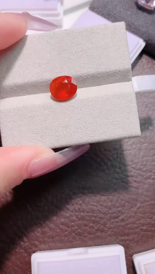 未镶嵌珠宝半成品石榴石（芬达石）4.28ct