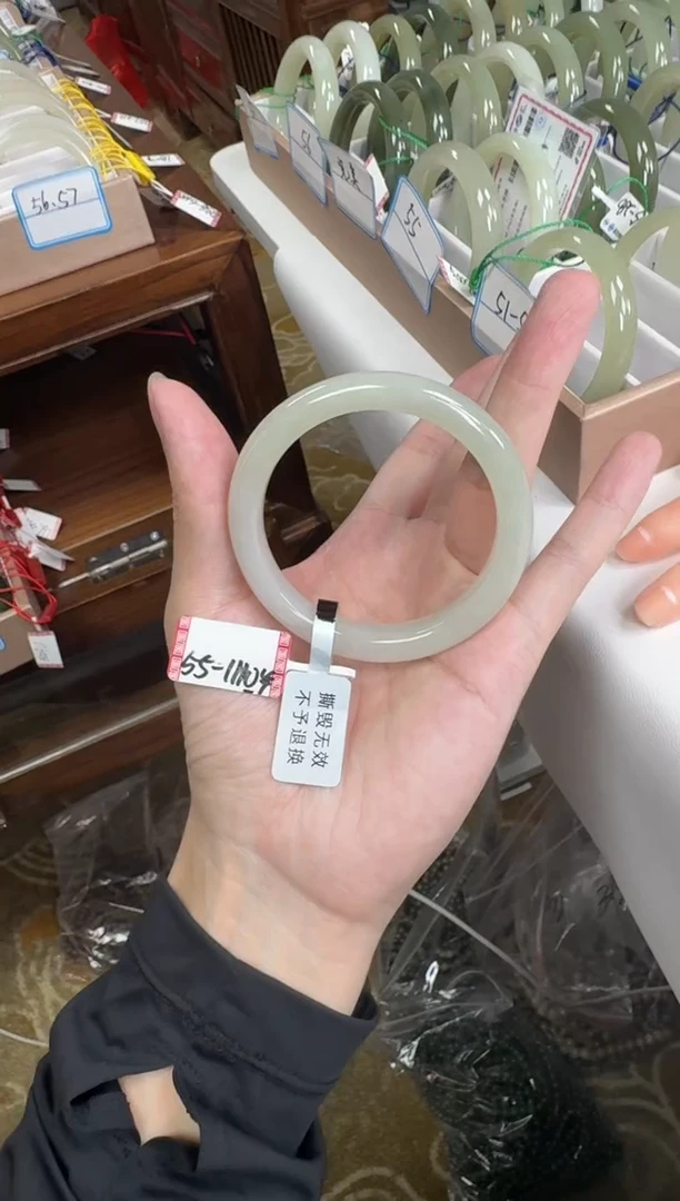 未镶嵌手镯和田玉56-