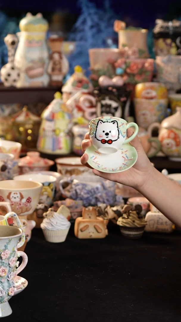 摆件陶景德镇釉下彩手绘设计师款陶瓷