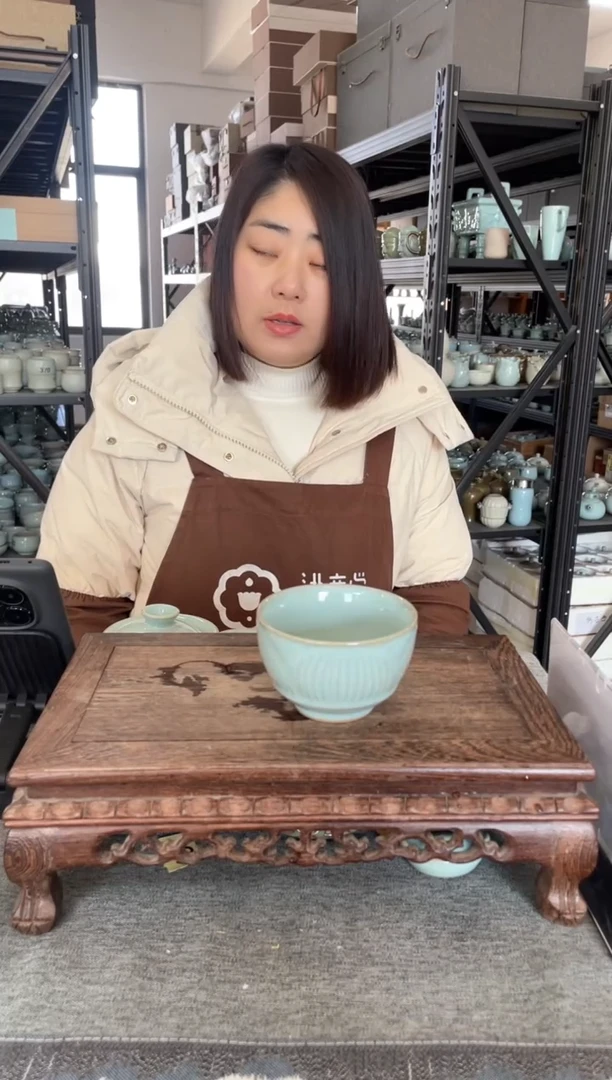 【闪购商品】其他天青雕刻莲花杯。。