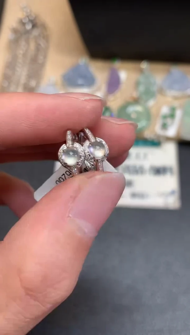 【闪购商品】翡翠耳饰18K金镶嵌蛋面【无服务费】