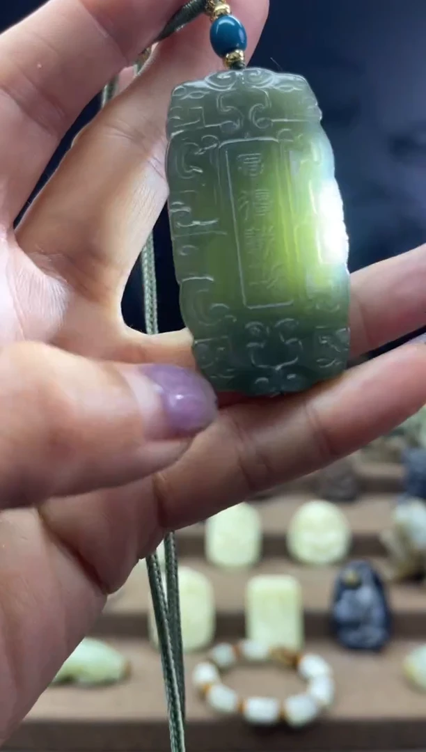 颈饰未镶嵌和田玉1