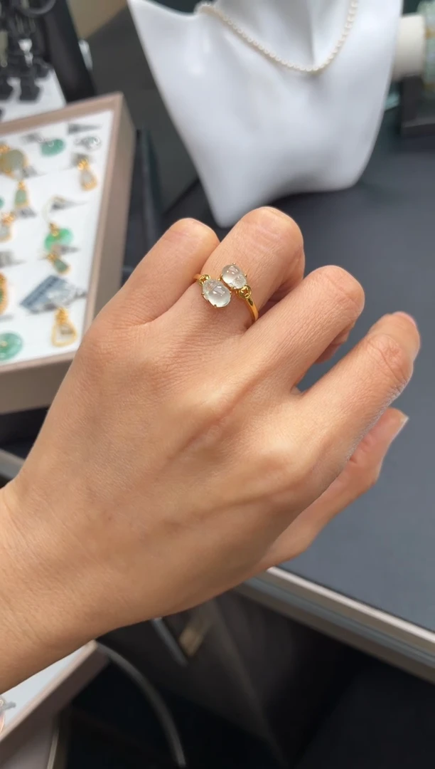 颈饰18K金镶嵌翡翠天然翡翠A货