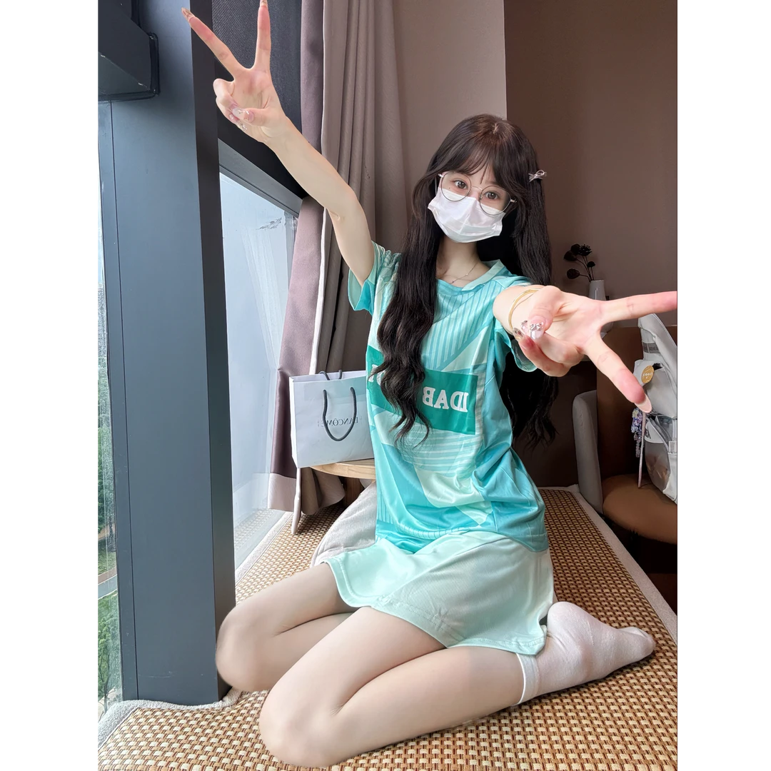 临典绿色羽毛球运动套装女款2025夏季新款吸汗速干高颜值大赛服