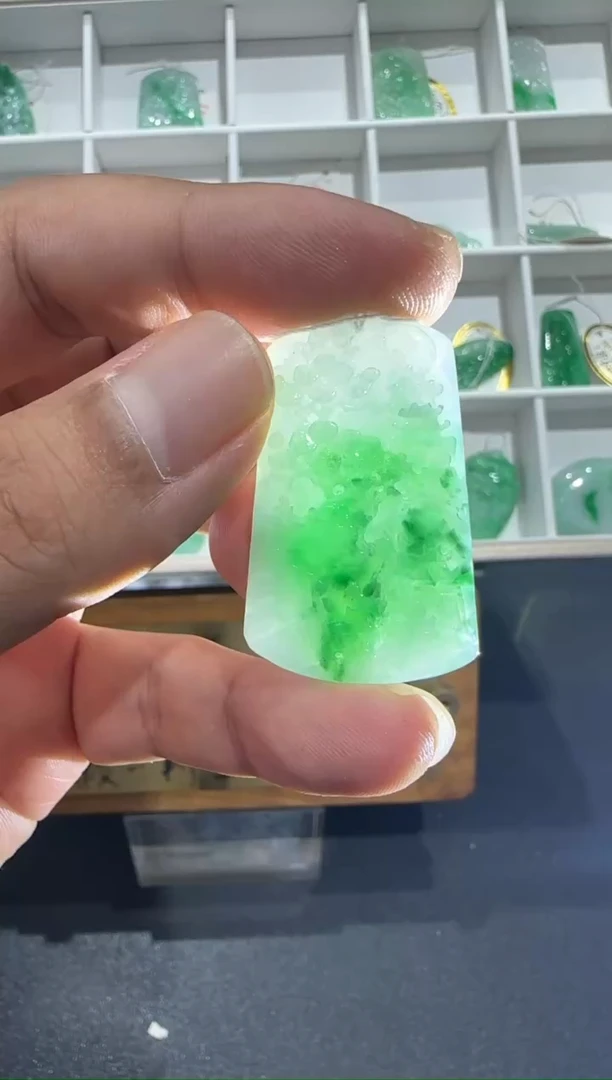 未镶嵌挂件翡翠A货翡翠多样性孤品