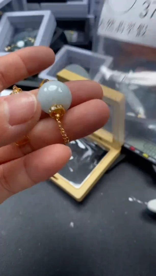 吊坠(不含链)未镶嵌翡翠3748