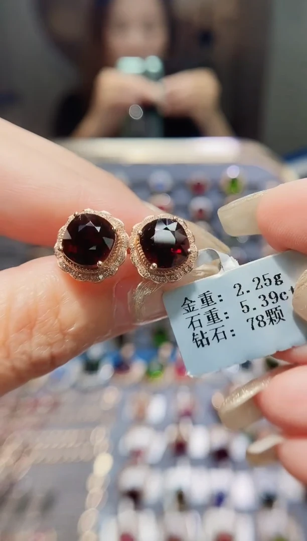 碧玺耳饰18K金镶嵌5.39配钻