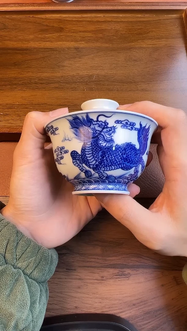 问青坊纯手工手绘青花麒麟踏浪柴窑二才盖碗