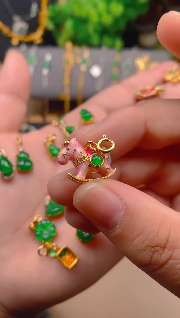 吊坠(不含链)银S925镶嵌翡翠粉色木马