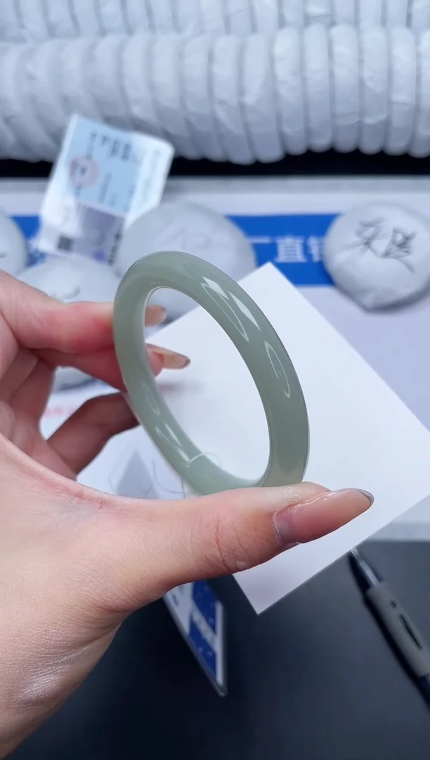 未镶嵌手镯石英质玉135-53.5.DY