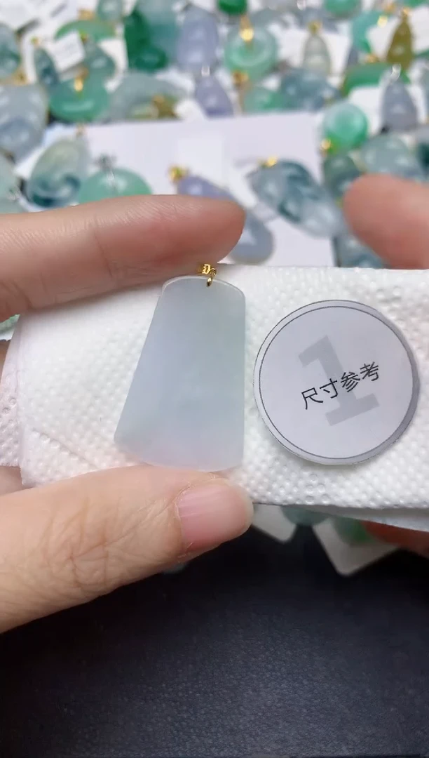 颈饰18K金镶嵌翡翠天然缅甸A货翡翠