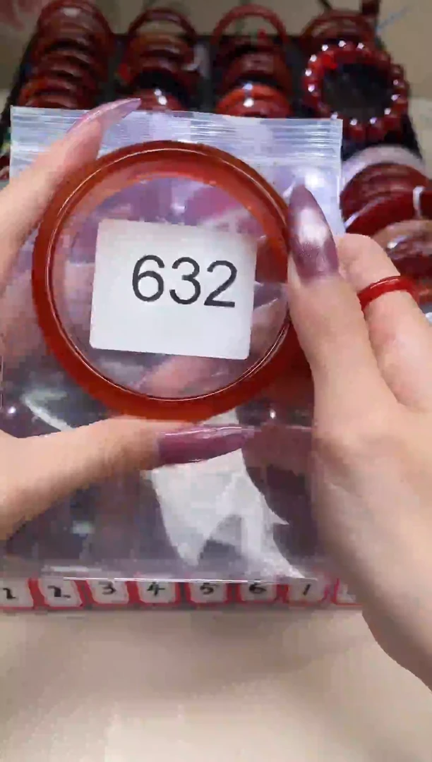 手镯玛瑙/玉髓未镶嵌62圈口*B632