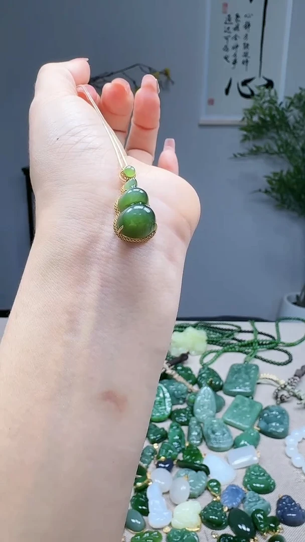 吊坠(不含链)18K金镶嵌和田玉1