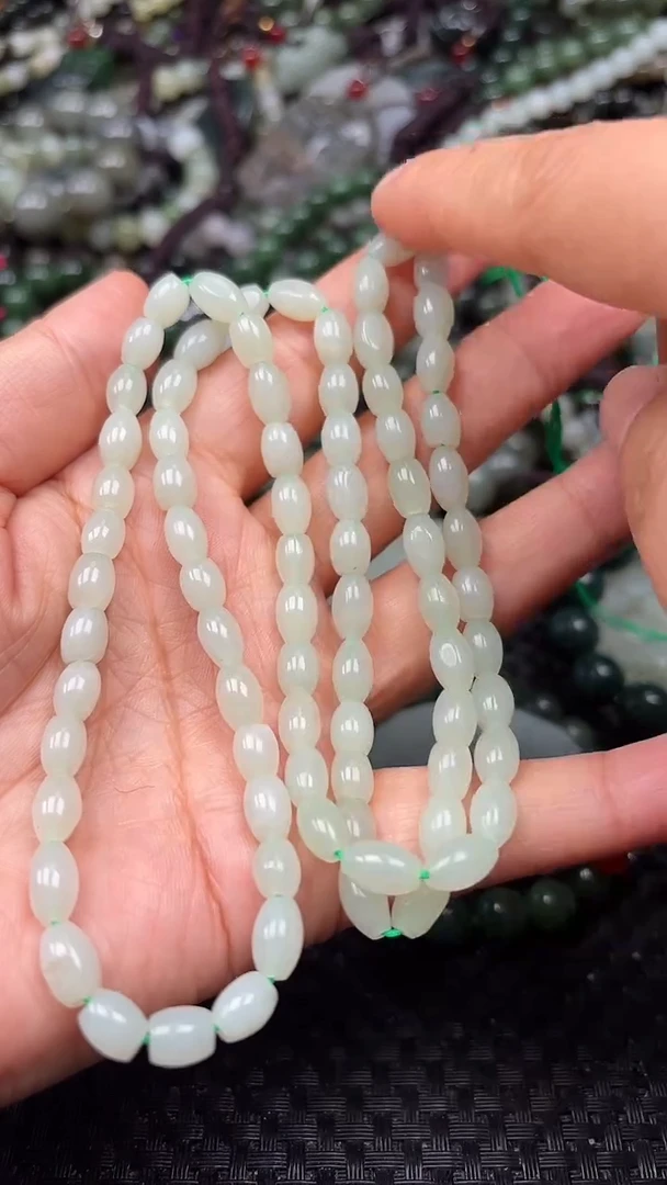 和田玉未镶嵌颈饰1