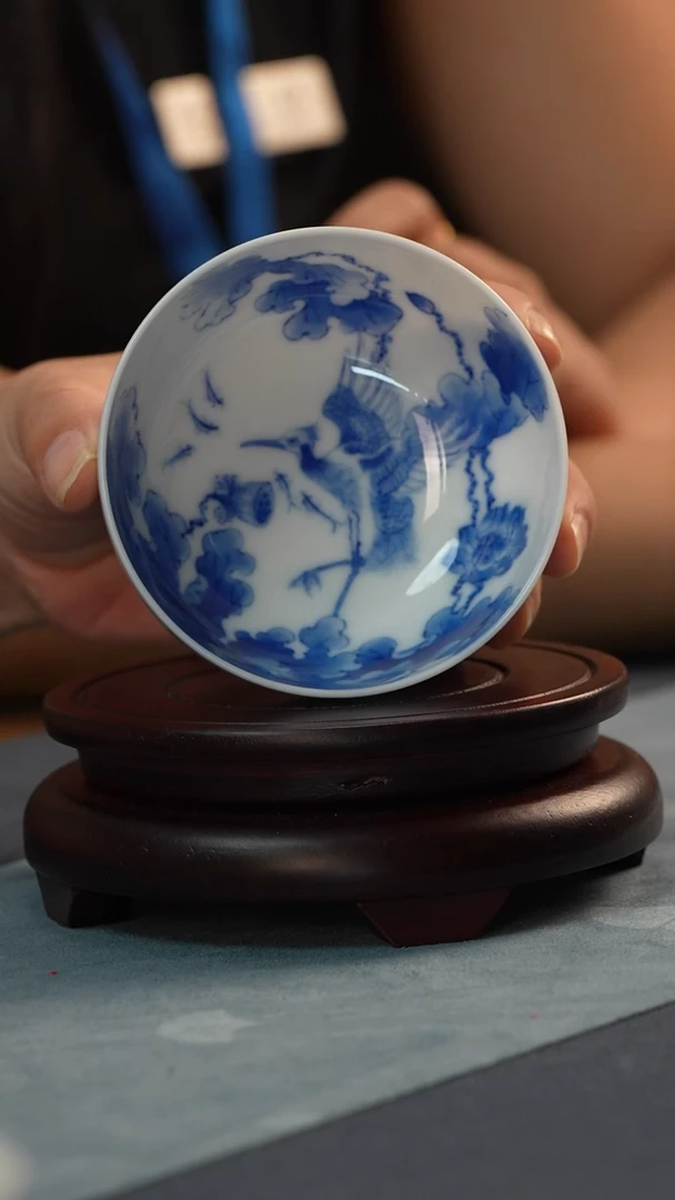 杯子非遗传承-王喜枝--内绘青花一鹭莲升杯（无底款）