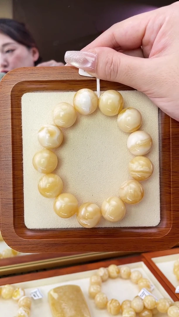 裸石蜜蜡未镶嵌手串