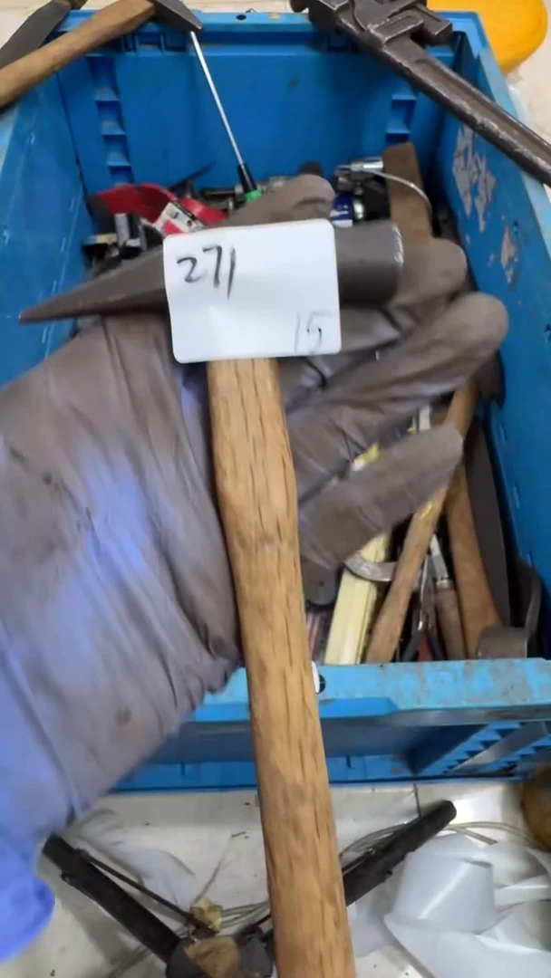 ＠***丘家用五金工具一个