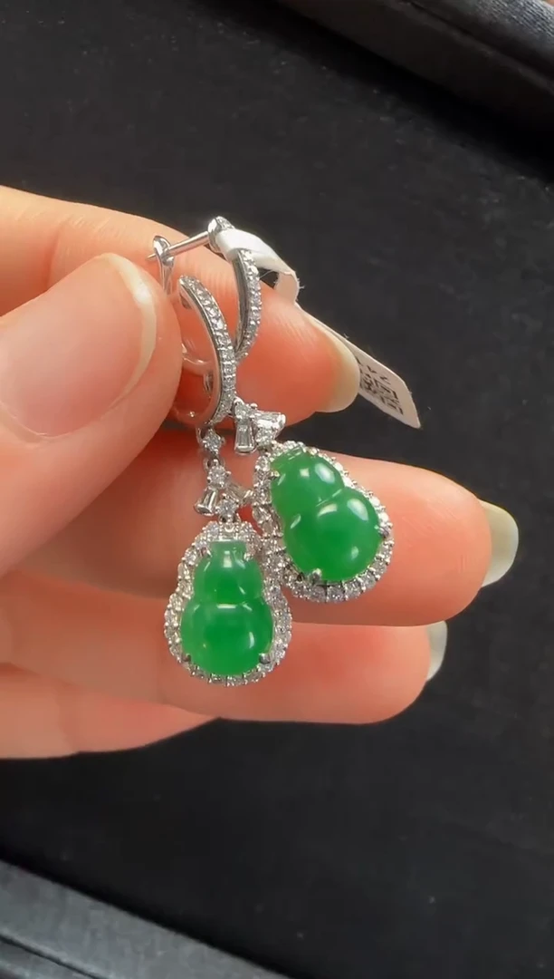 【闪购商品】翡翠耳环18K金镶嵌619葫芦一对