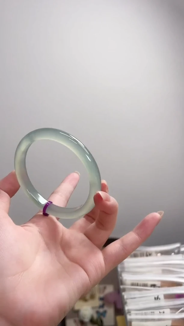 玛瑙/玉髓手镯未镶嵌63圈 需要包容