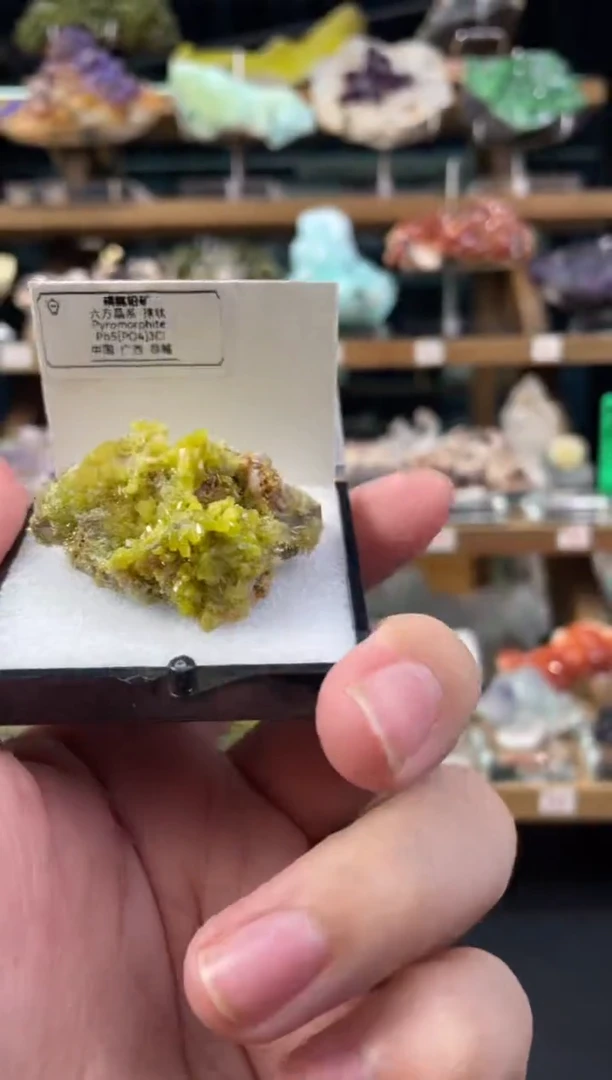 石材广西磷氯铅矿