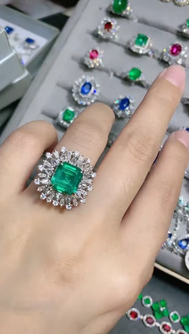 18K金镶嵌18K金戒指祖母绿.