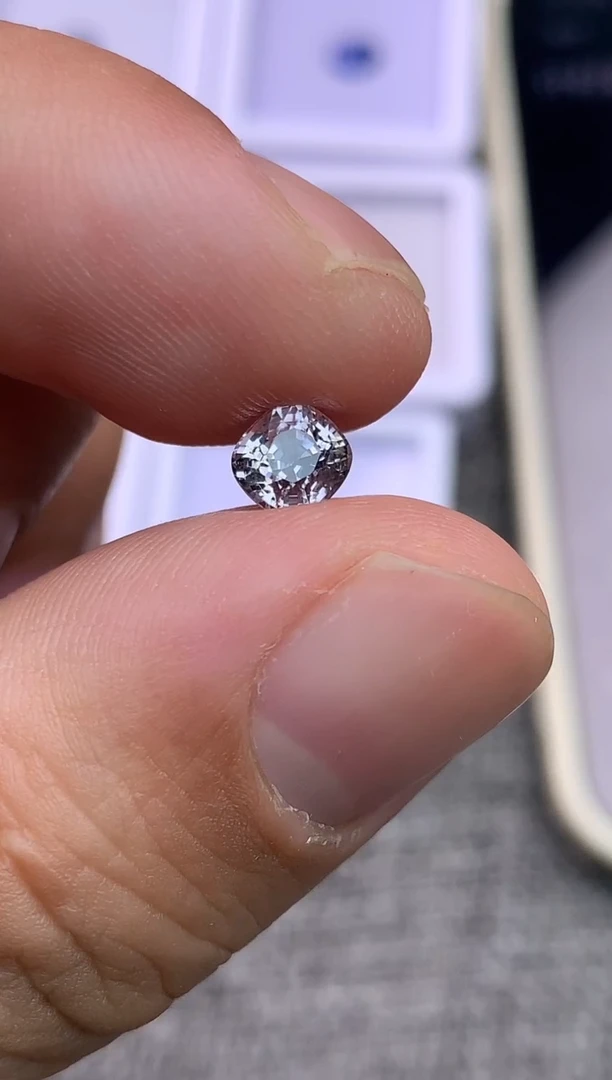 裸石尖晶石帕****k0.99克拉