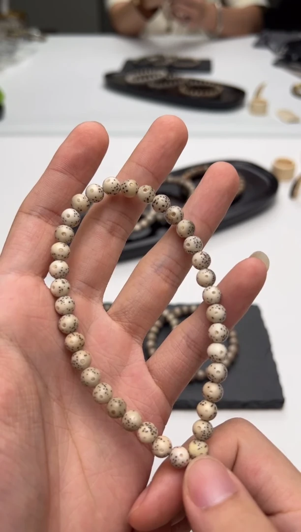 星月菩提手串7圆石玉同枝月留白手持