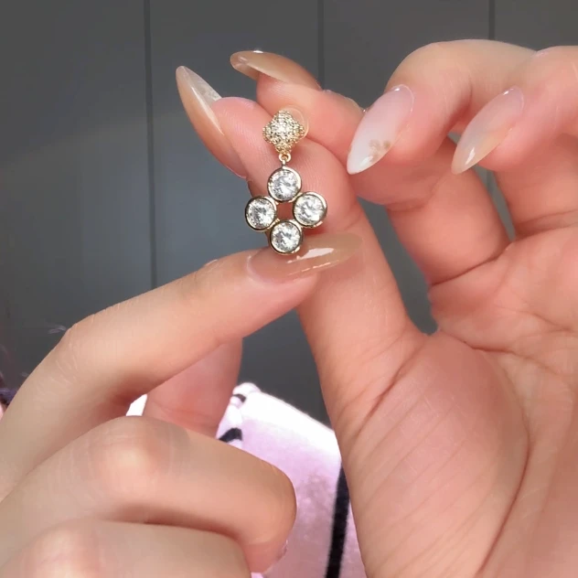 纯铜锆石耳饰 超闪四叶草锆石耳坠小众设计感高级气质百搭耳饰