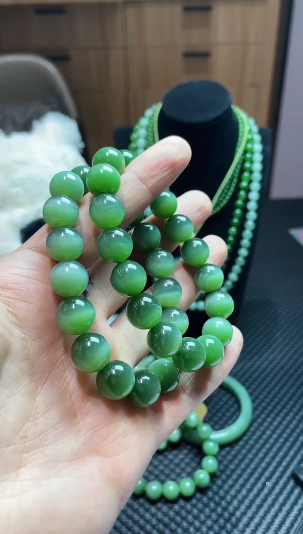 颈饰未镶嵌和田玉和田玉碧玉阳绿猫眼手串12mm多样性其一发货