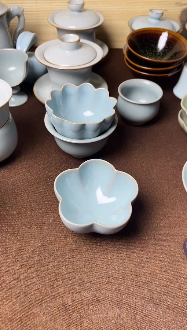 清仓福利-全品天青釉梅花杯