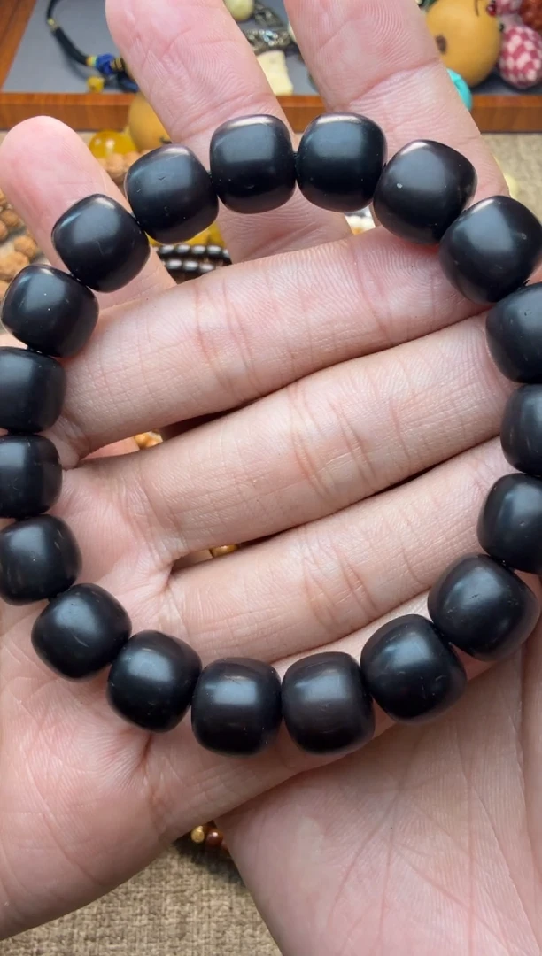 手串椰蒂云*.野帝手串