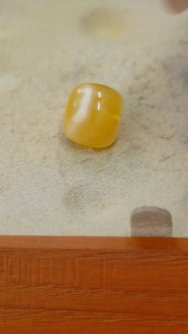 【闪购商品】蜜蜡裸石未镶嵌俄料老型12.2*10.7mm1.11克