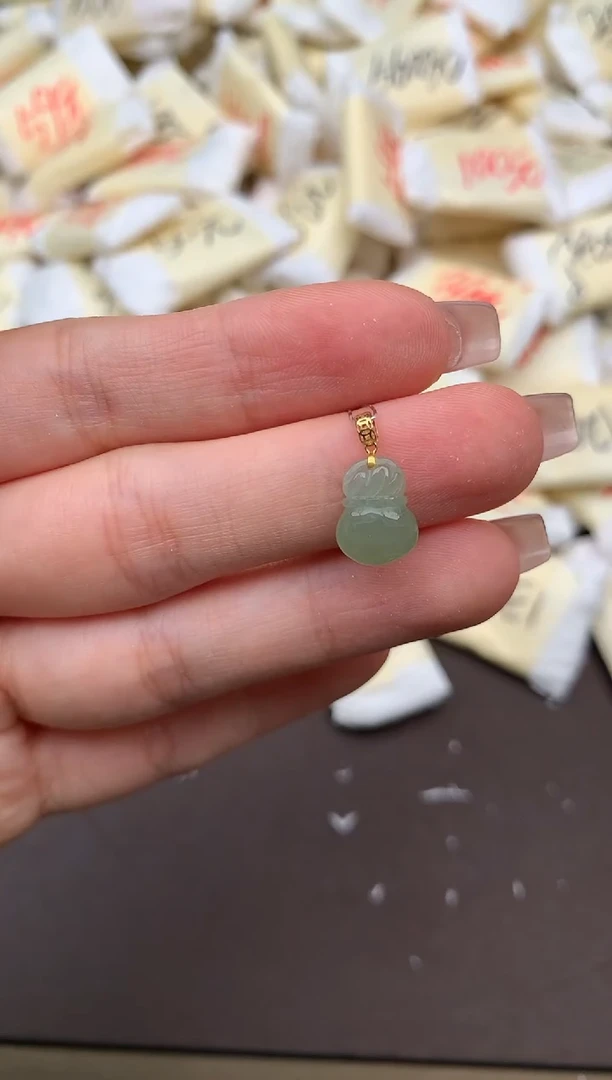 翡翠挂件18K金镶嵌一福利