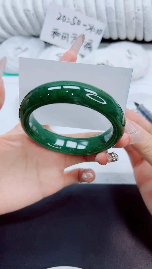 未镶嵌手镯和田玉99/63.5  BY
