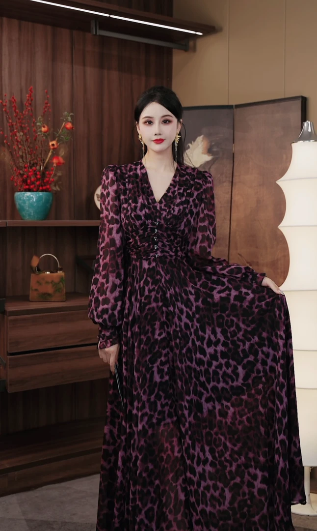 YUN《豹力美学》春夏紫色豹纹显瘦复古时尚修身中式长款连衣裙