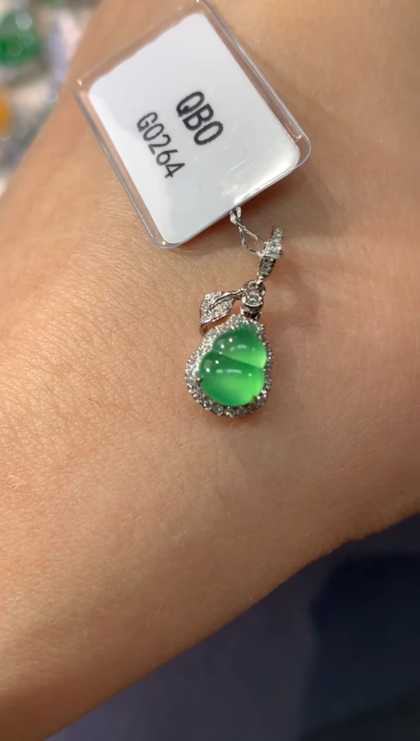 吊坠(不含链)18K金镶嵌翡翠W86|8800