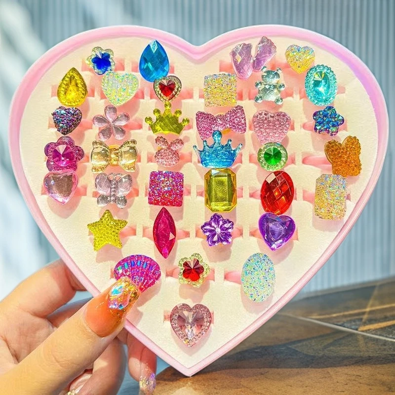 儿童戒指可爱小戒指女童3-6岁配饰卡通指环幼儿园手工礼物玩具