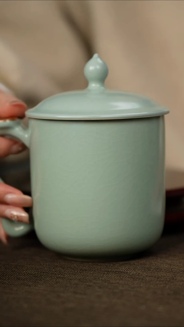 办公杯 樊卫星 大师底款