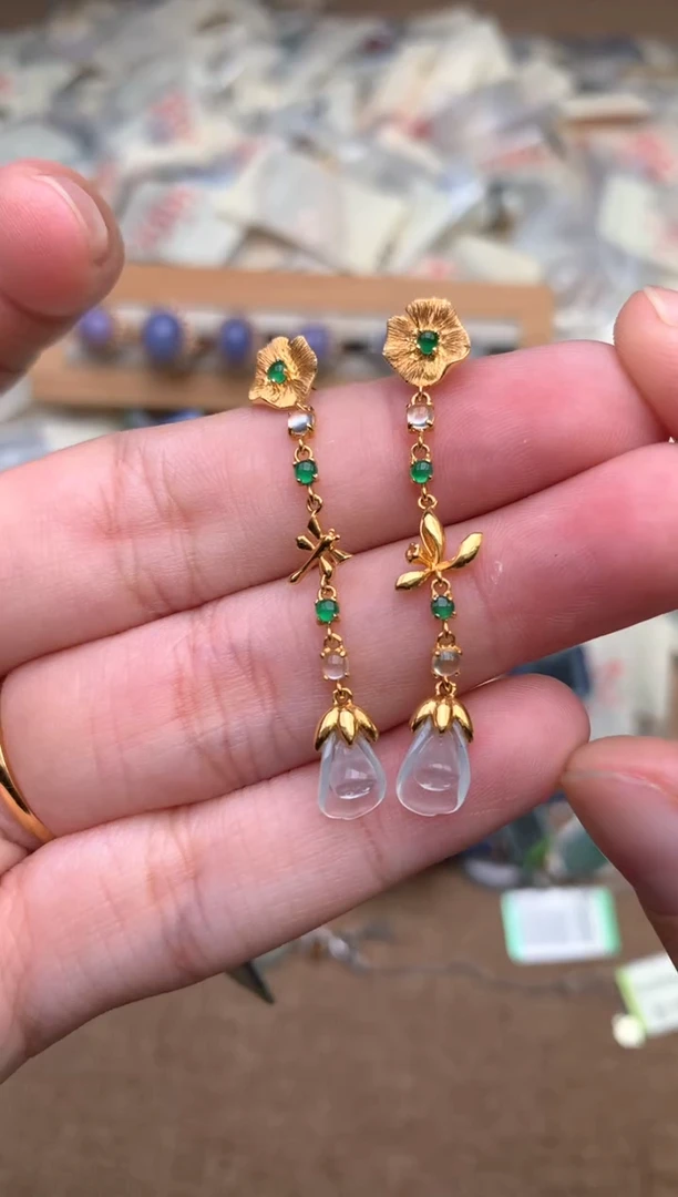 18K金镶嵌挂件翡翠一