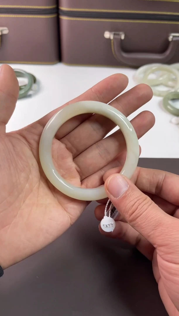 未镶嵌手镯和田玉多样性发货，拍一发一