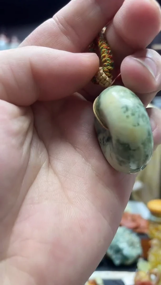 未镶嵌岫玉吊坠·