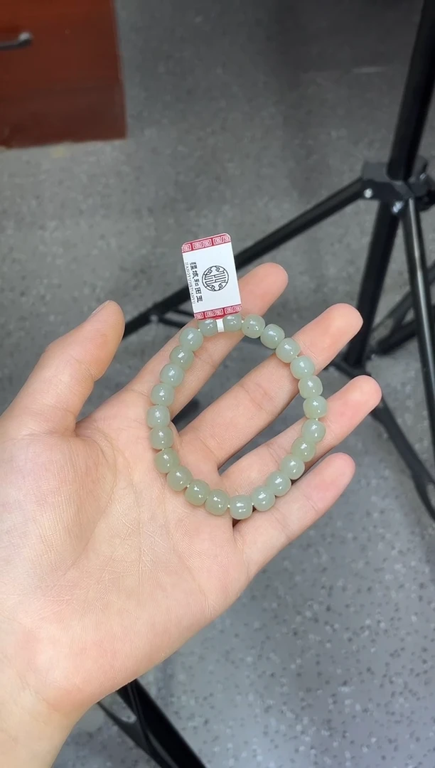 手串未镶嵌和田玉近矿青白玉7*8老型珠手串（产地直发）