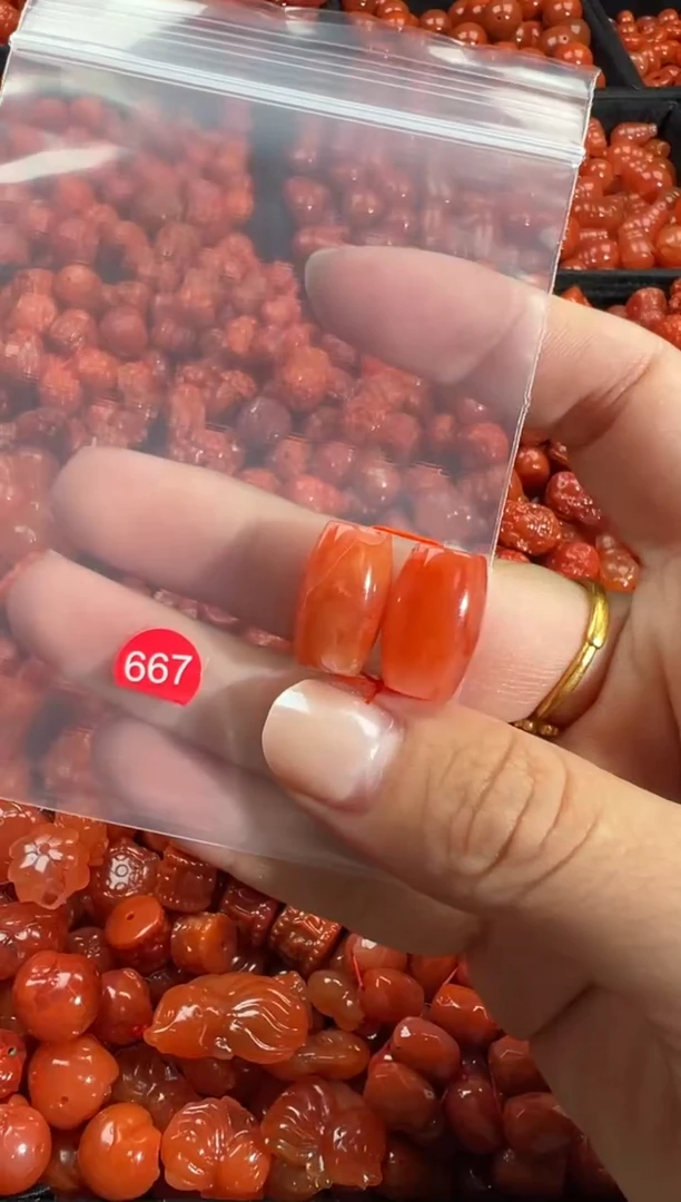 颈饰未镶嵌南红玛瑙1