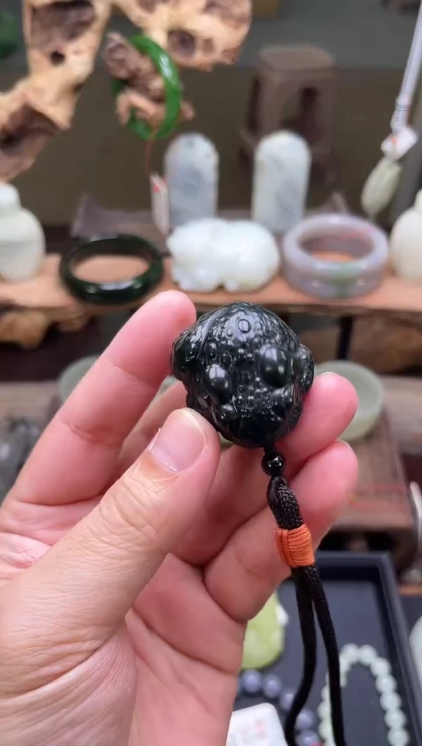【闪购商品】和田玉手把未镶嵌青海黑青 金蟾 多样性发一