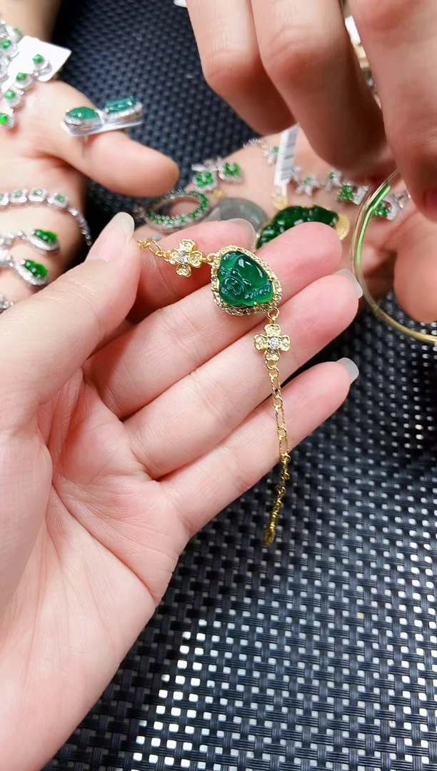 【闪购商品】翡翠手链未镶嵌111111111