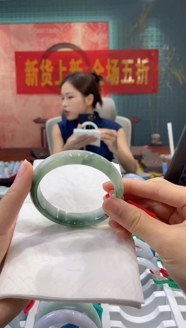 未镶嵌手镯翡翠多人23215