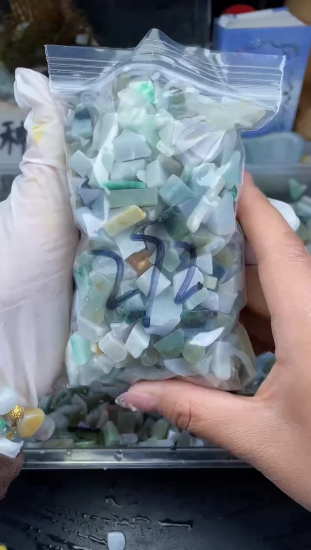 【闪购商品】翡翠颈饰未镶嵌天然翡翠小小号500克272