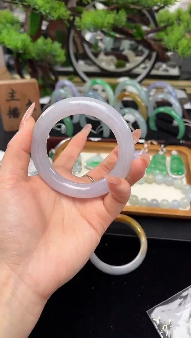 未镶嵌手镯翡翠手镯