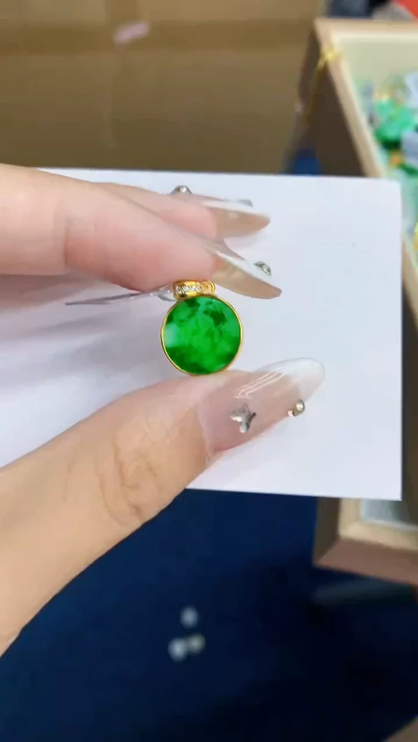 翡翠未镶嵌吊坠(不含链)1