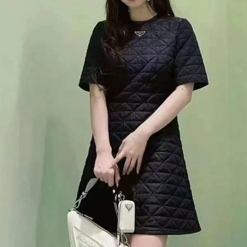 未使用 Prada/普拉达 纯色logo三角标短袖连衣裙